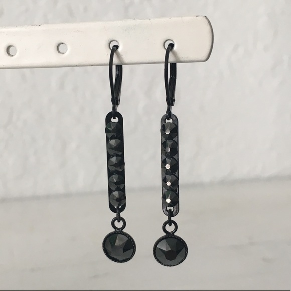 Jewelry - Black earrings 🖤